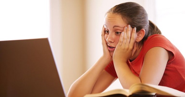 "Elevii ar trebui sa mearga la scoala doar pentru materiile de examen", propune Consiliul National al Elevilor