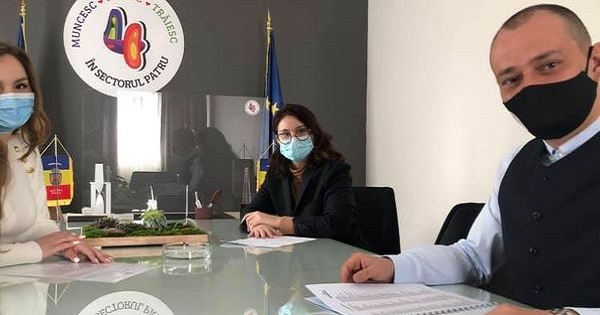 Bursele elevilor din Sectorul 4 raman in aer. Intalnire fara rezultat cu primarul Baluta