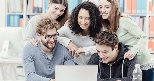 Universitatea "Alexandru Ioan Cuza" din Iasi organizeaza activitati de consiliere educationala online pentru elevi