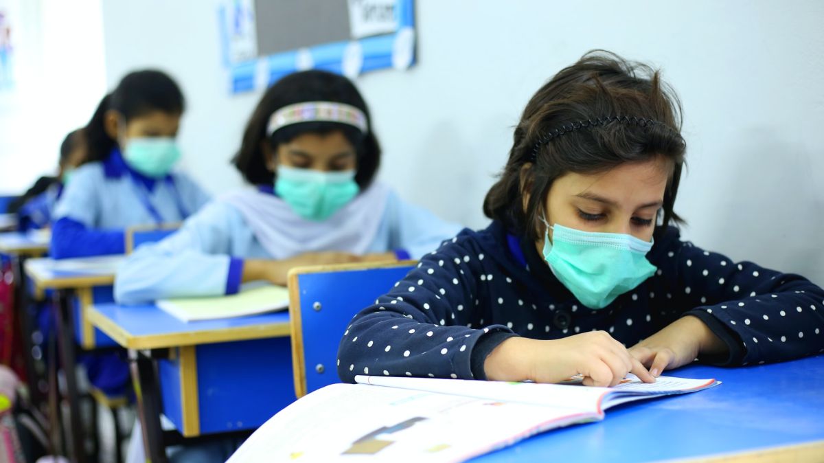 Halucinant: scolile pot ramane deschise chiar daca se ajunge la 10 la mie! "Fara testare periodica se pune in pericol viata elevilor si a profesorilor", anunta sindicatele