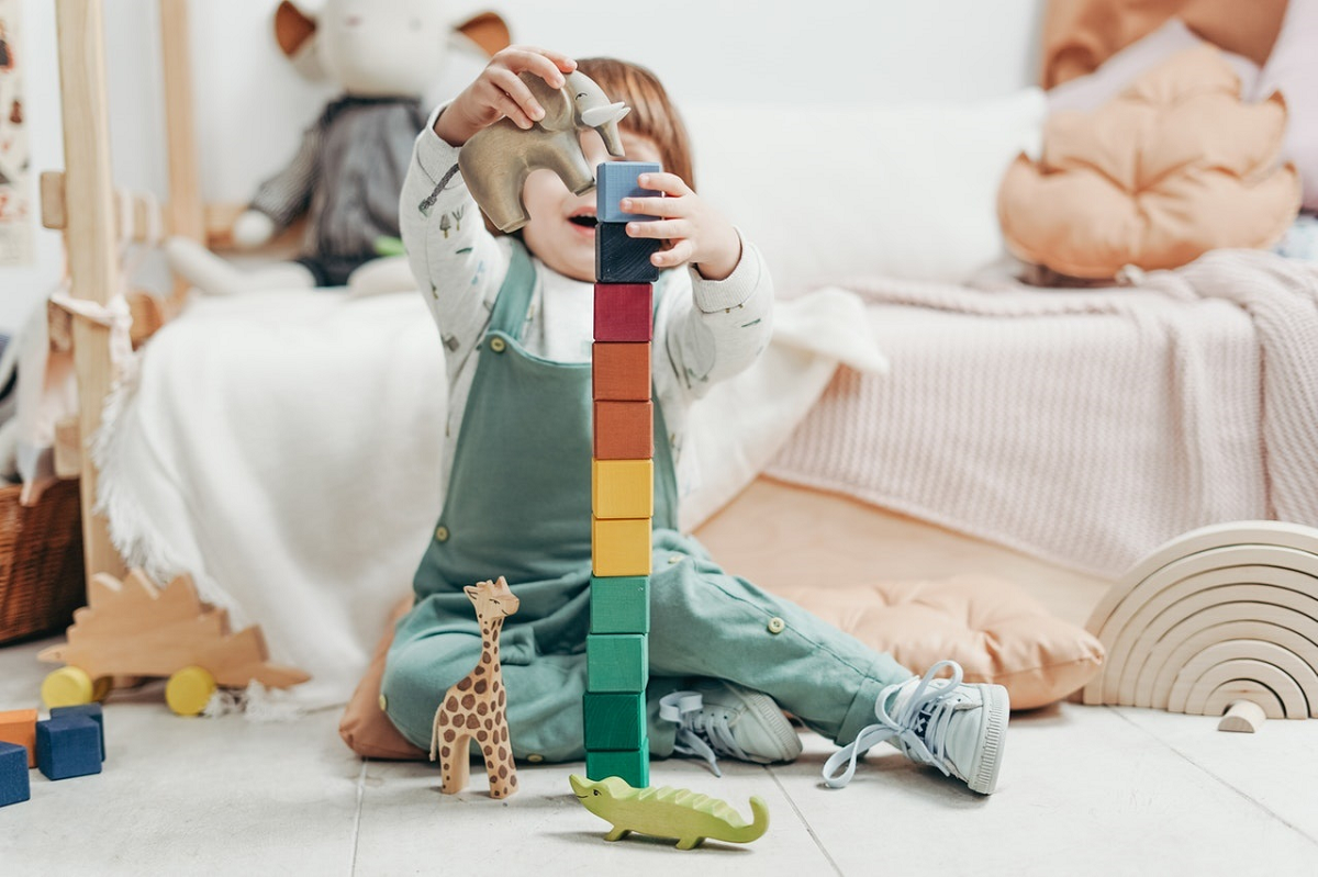 Elemente esentiale ale educatiei Montessori - pentru parinti sau pentru cei care vor sa investeasca intr-un astfel de spatiu