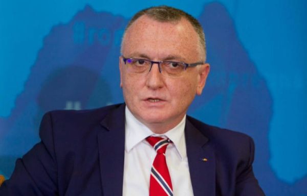 Sorin Cimpeanu: "Credite fara garantii pentru studenti chiar din aceasta toamna"