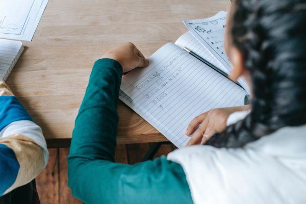 Lista finala cu scolile care primesc bani prin PNRR pentru reducerea abandonului scolar. 138.000 euro, valoarea medie a granturilor