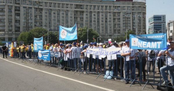 Sindicatele din invatamant anunta proteste majore la inceput de an scolar!