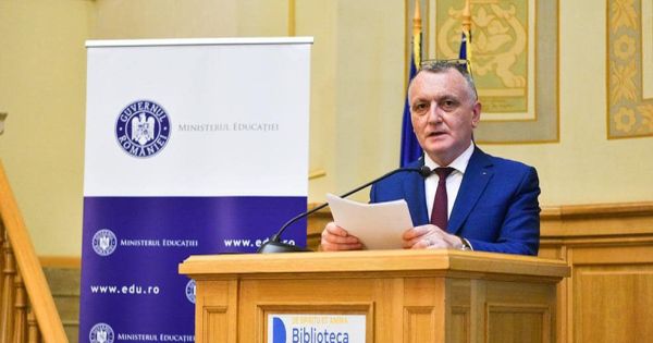 Ministrul Educatiei vrea schimbarea curriculumului la Matematica, unde "abstractizarea excesiva i-a indepartat pe elevi de disciplina"