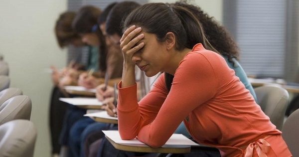 Titularizare 2022: sunt 33.000 de inscrieri si doar 5.000 de locuri titularizabile. "Este ingrijorator ca avem sub 10 la suta din posturi la disciplinele de examene nationale"