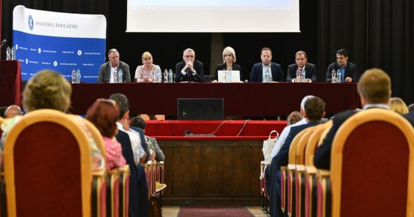 Sorin Cimpeanu anunta semnarea acordurilor de finantare cu inspectoratele scolare, pentru reducerea abandonului scolar