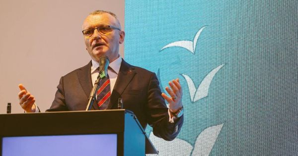 Colegiile nationale pot organiza o a treia proba de admitere. 