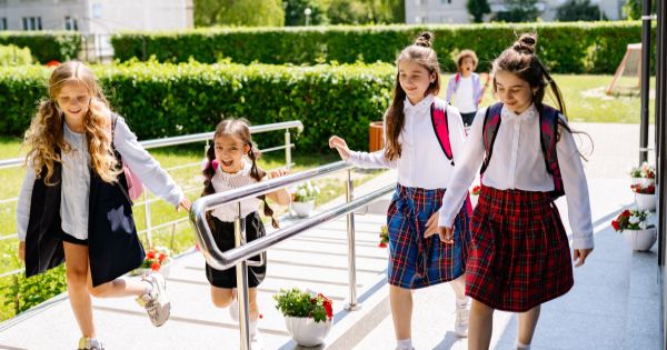Masca NU va fi obligatorie in scolile din Bucuresti, spune prefectul Capitalei