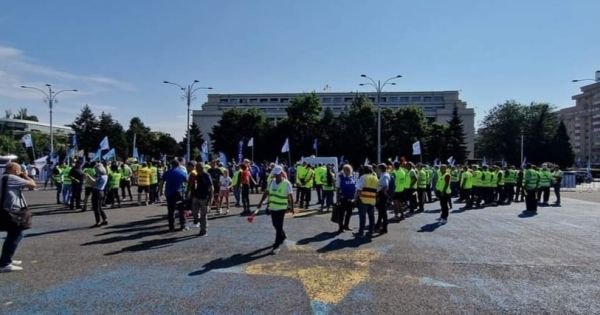 Profesorii ies in strada! Miting pe 20 octombrie in Piata Victoriei