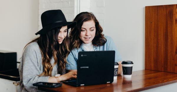 Proiect de lege: studentii angajati NU vor plati taxe si impozite aferente contractului de munca sau de internship