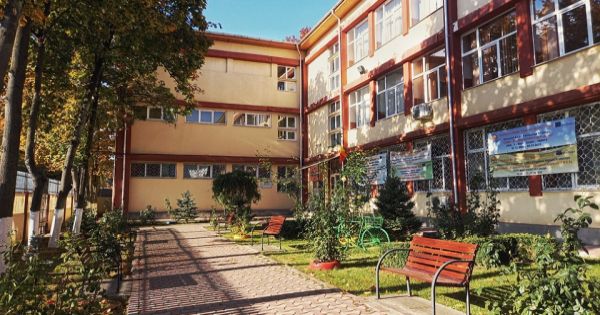 Liceele economice, in pericol sa fie transformate in licee profesionale! Petitie catre Ministerul Educatiei