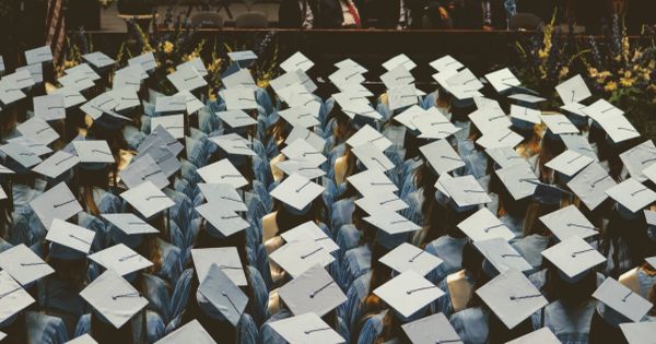 Un rector poate avea cate mandate ii permite comunitatea academica. 5 ani, durata unui mandat, arata rezolutia Consiliului Rectorilor