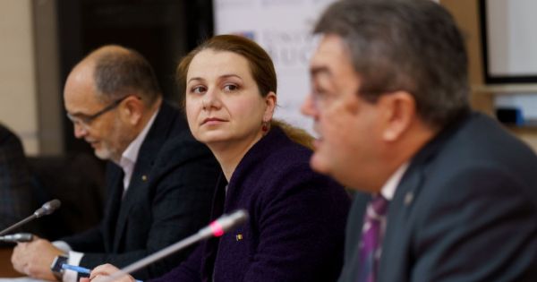 Cu cat vor creste salariile in invatamant. Ligia Deca: Majorari de 24% pentru personalul nedidactic, doar 6,7% pentru profesori
