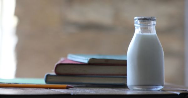 Laptele continua sa lipseasca din scolile din Giurgiu. Autoritatile dau vina pe furnizorii care nu s-au prezentat la licitatii