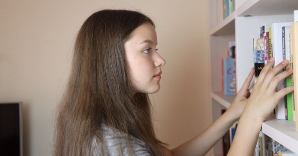 Ziua Lecturii 2023: Ministerul Educatiei incurajeaza elevii sa vina la scoala cu cartea preferata
