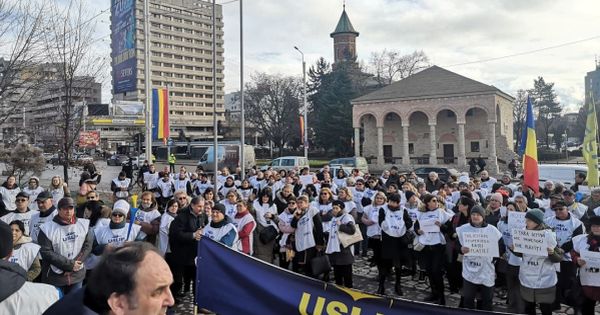 Profesorii reiau protestele in tara si ameninta Guvernul cu greva generala