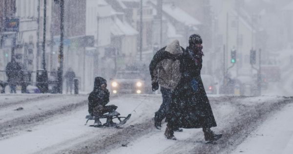 Zeci de scoli au fost inchise din cauza ninsorii si viscolului, in judetul Iasi