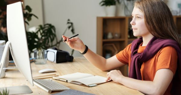 Tehnici de luat notite: 5 sfaturi pentru elevii care vor sa invete eficient