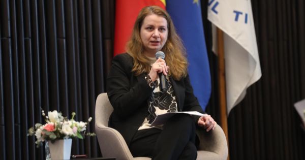 Ligia Deca, despre sanctionarea elevilor violenti: Suspendarea, o idee buna daca e insotita de consiliere. Supravegherea video in clase, utila