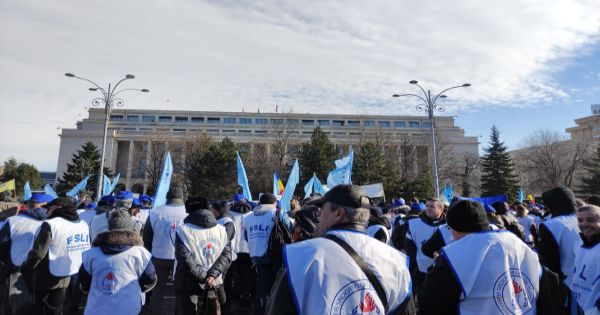 Profesorii decid daca declanseaza greva generala pe 22 mai. Anuntul sindicatelor din Invatamant