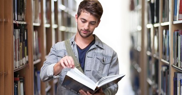 Studentii pot face doi ani de facultate intr-unul singur. Exceptiile prevazute in proiectul Legii invatamantului superior