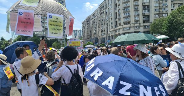 "Guvernul nu poate creste salariile acum. Au propus 1.500 de lei pe an pana in 2027", anunta sindicatele din invatamant. Continua greva profesorilor?