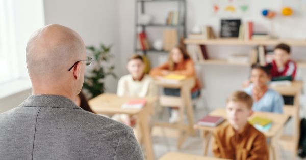 Discipline noi pentru elevii din clasele primare si gimnaziu: ce vor invata la 