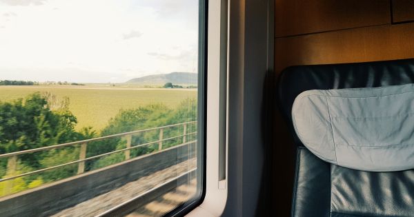Elevii vor beneficia de gratuitate 100% la transportul cu metroul si trenul, indiferent de distanta, pe tot parcursul anului scolar