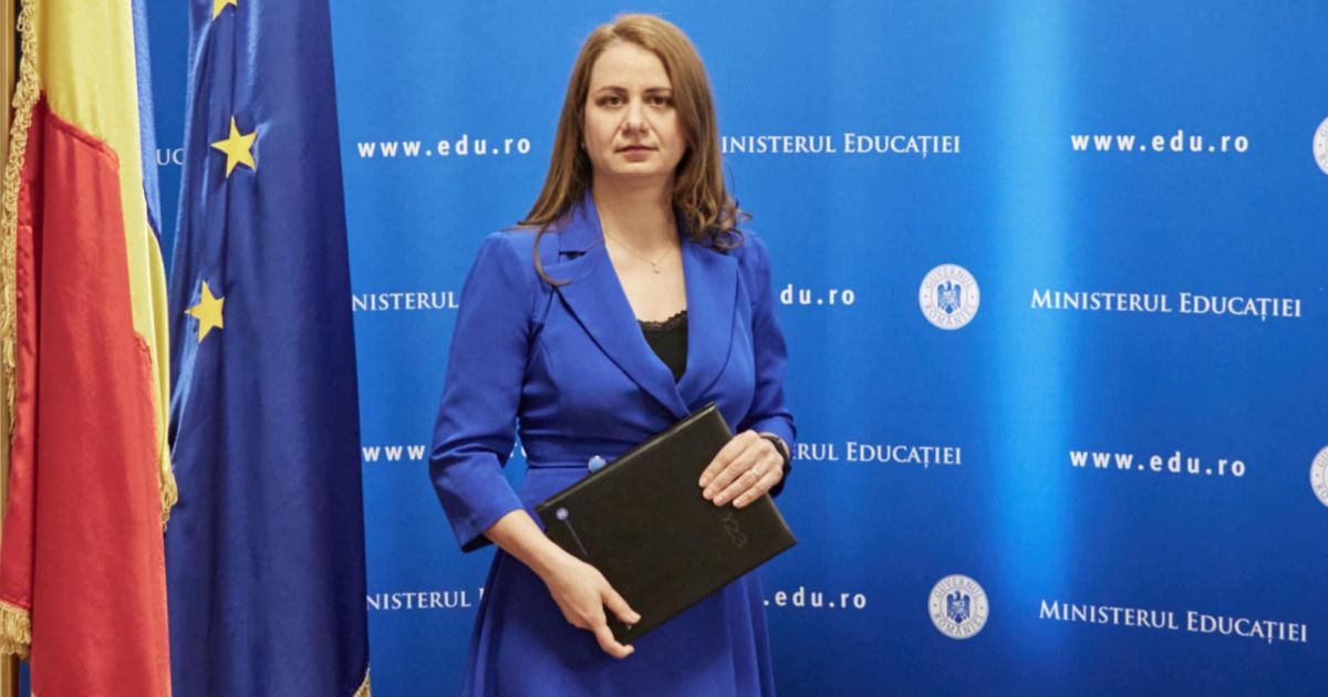Profesorii ar putea fi obligati sa predea la scolile unde s-au titularizat. Ligia Deca: Luam in calcul o ingradire a dreptului de transfer