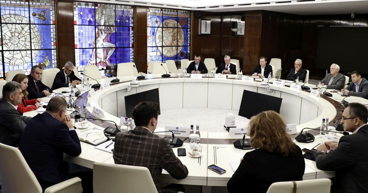Guvernul reia negocierile cu profesorii pentru "stabilirea modalitatii de majorare a salariilor din invatamant" de la 1 ianuarie 2024