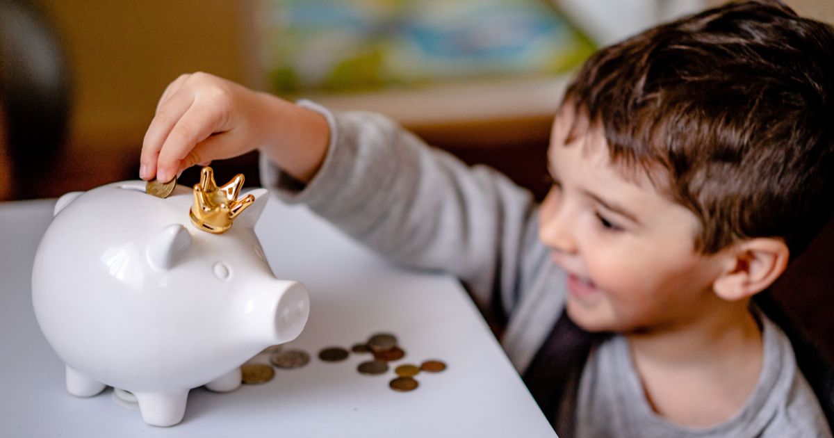 "Saptamana educatiei financiare" in gradinite si cursuri de pregatire pentru profesori, in Strategia Nationala de Educatie Financiara 2023-2030