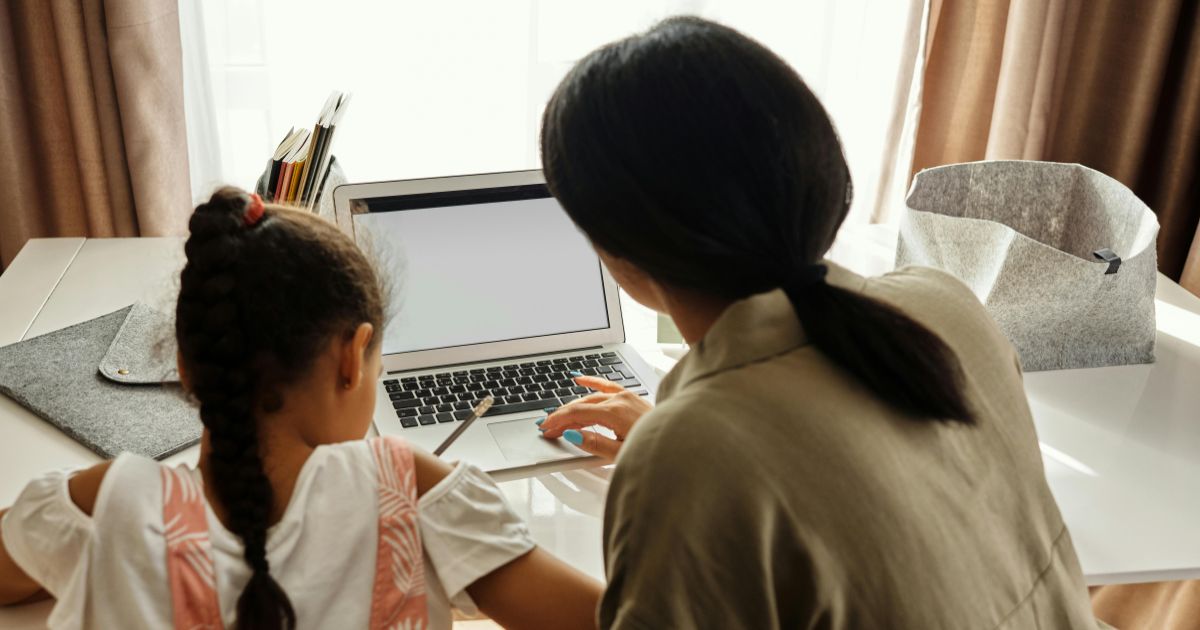 Ajutorul de 200 de EURO pentru calculatoare intarzie! Ministerul Educatiei a publicat noul calendar pentru 2024