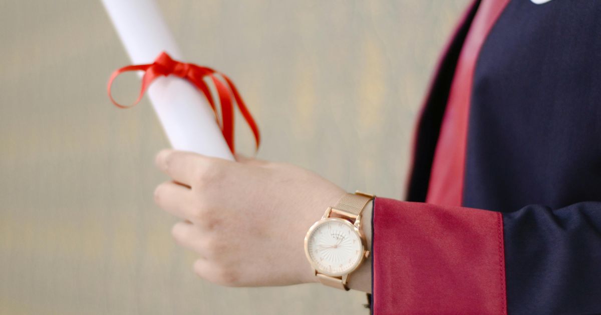 Recunoasterea diplomelor de studii obtinute in strainatate: acte necesare la dosarul de echivalare