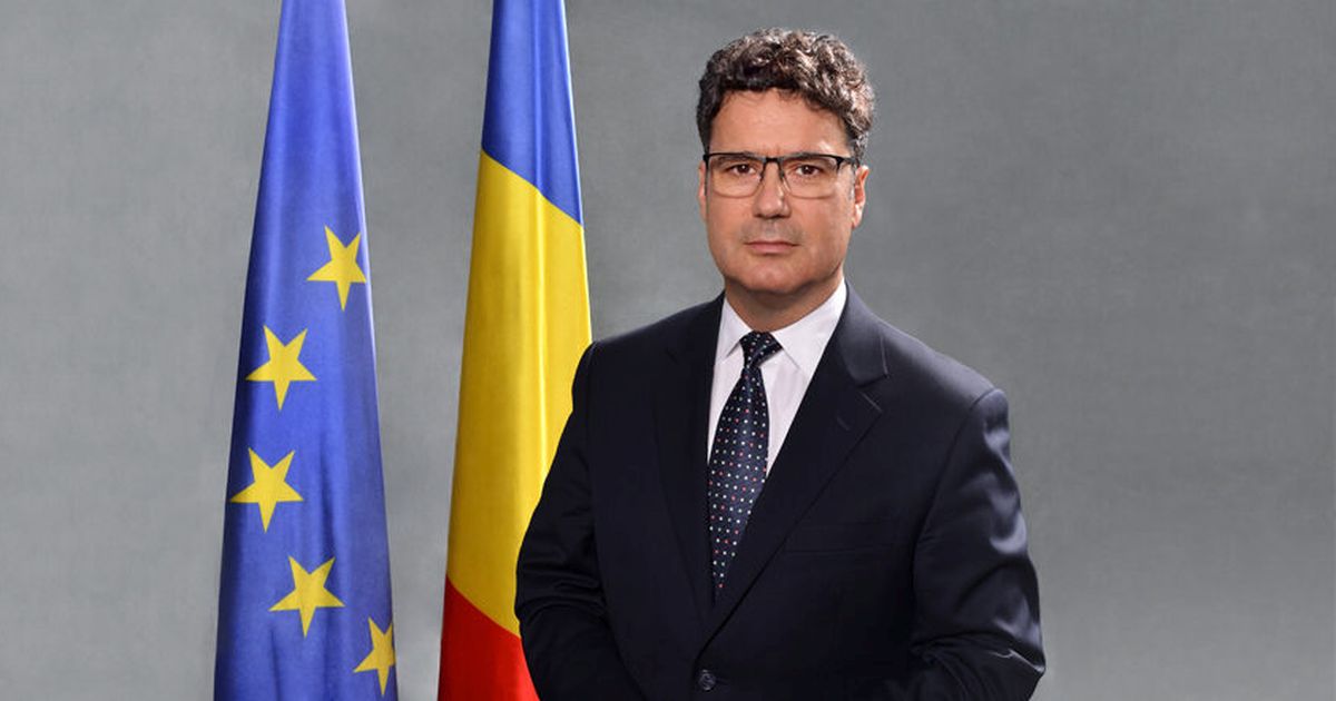 Alfred Bulai, dat afara de la SNSPA. Remus Pricopie, rector: "Actiunea ferma a SNSPA sa fie un exemplu si pentru alte universitati"