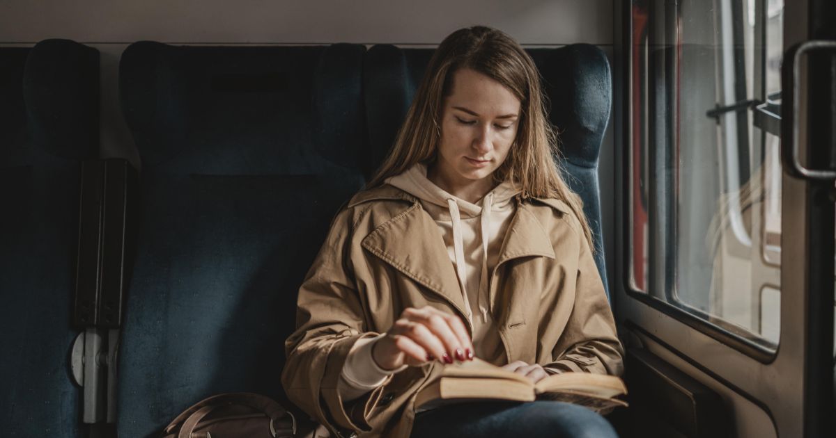 Elevii au transport gratuit cu trenul pana pe 30 septembrie in baza vizei de anul trecut. CFR Calatori: conditii si exceptii