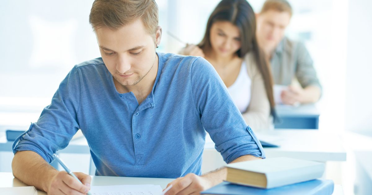 Opere BAC Romana 2025: Scheme si rezumate esentiale pentru pregatirea examenului scris la Romana