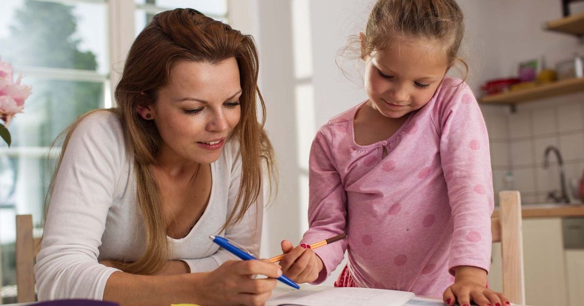 Homeschooling in Romania: Mii de parinti vor o alternativa la sistemul traditional de invatamant