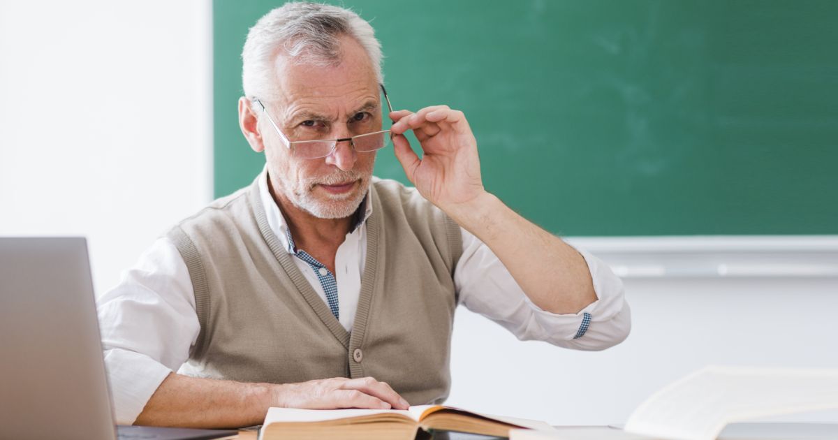 Decontare ochelari profesori: Norme si acte necesare pentru obtinerea a 500 de lei pentru ochelari