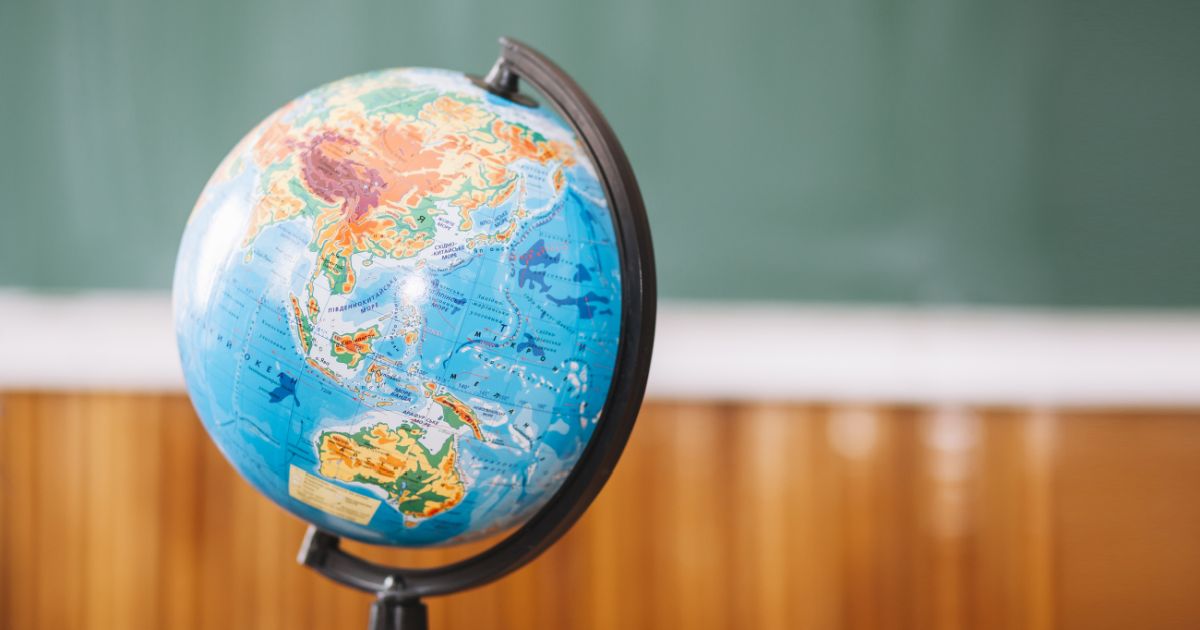 Sinteze pentru BAC la Geografie, insotite de 10 autoevaluari cu rezolvari complete