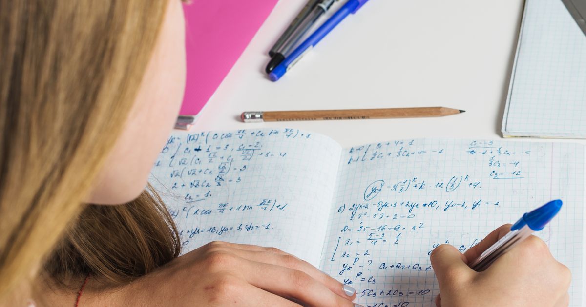 [VIDEO] Webinar Recapitulare eficienta pentru Evaluarea Nationala la Matematica clasa a VIII-a. BONUS: Suport de curs GRATUIT