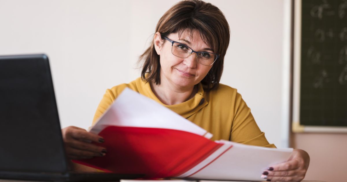 Profesorii pot cere decontarea deplasarilor la olimpiade si concursuri inclusiv pentru masina personala, explica Ministerul Educatiei