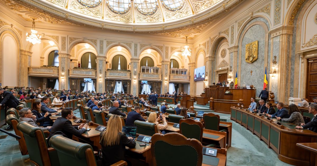 Motiune impotriva ministrului Educatiei. Daniel David, pus la zid pentru austeritatea din scoli