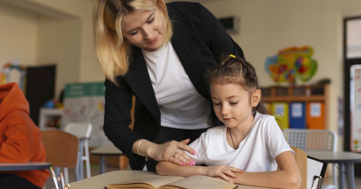 Profesorii cu peste 25 de ani vechime si grad didactic I, vizati de o modificare legislativa care le schimba norma de predare