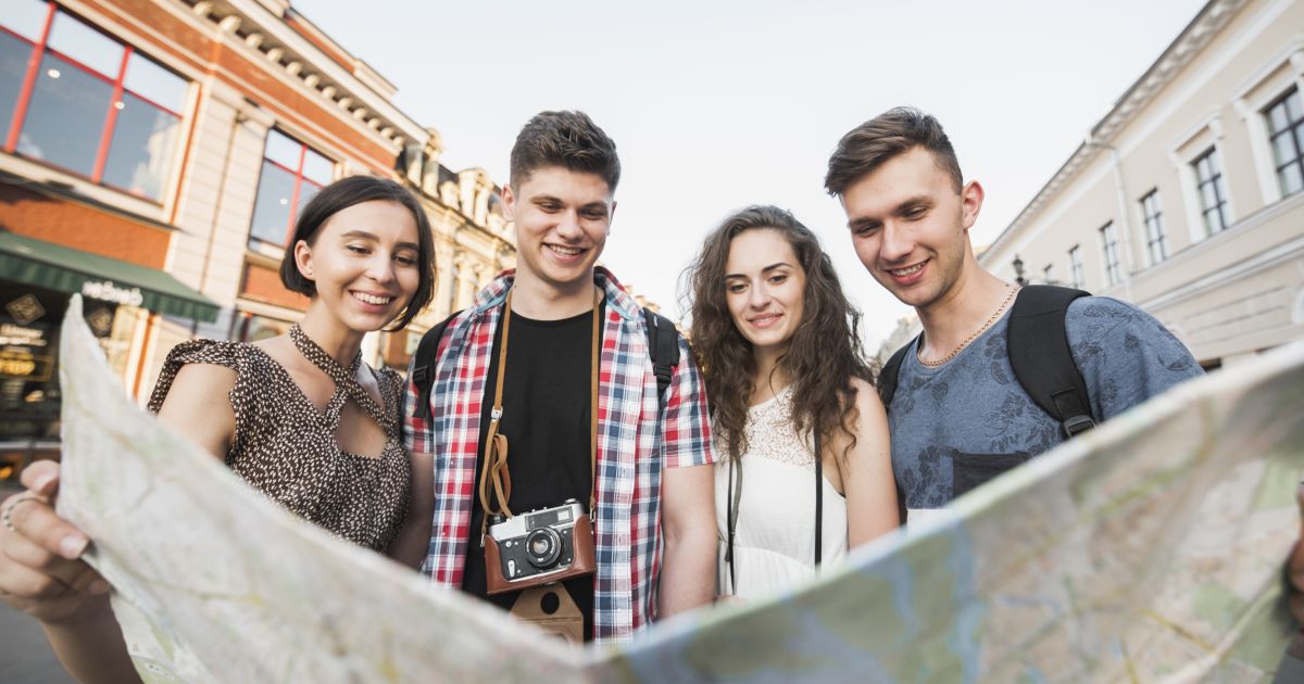 Excursii in Dubai sau Las Vegas in "Scoala Altfel"? ISJ Cluj trage linie: "Directorii NU vor aproba astfel de plecari. Sunt interzise activitatile care implica costuri din partea parintilor!"