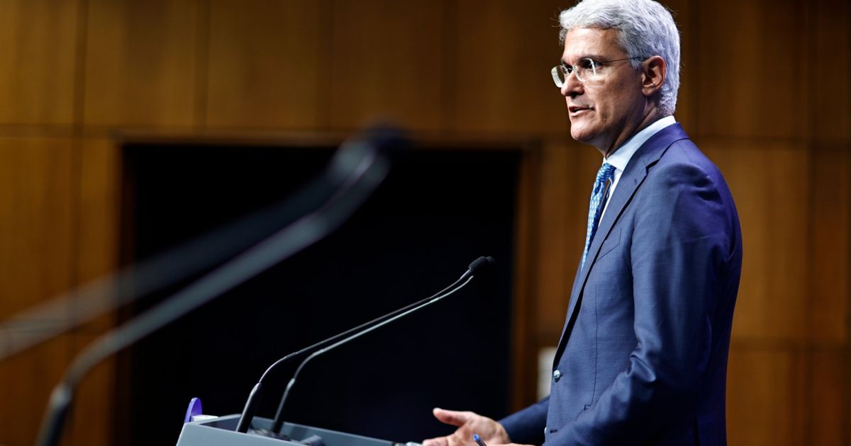 Nereguli grave si diferente majore de pret la microbuzele electrice pentru elevi: "Am sesizat Parchetul European"