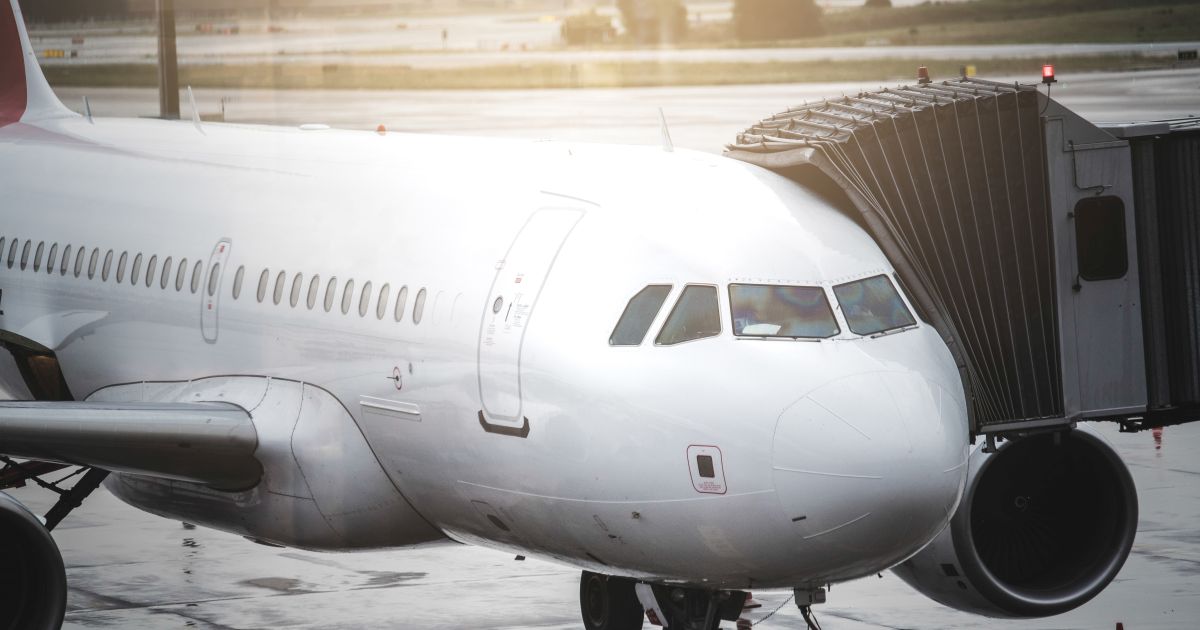 Zeci de elevi si profesori din Vrancea si Suceava, blocati in Orientul Mijlociu. Va fi activat mecanismul european de protectie civila