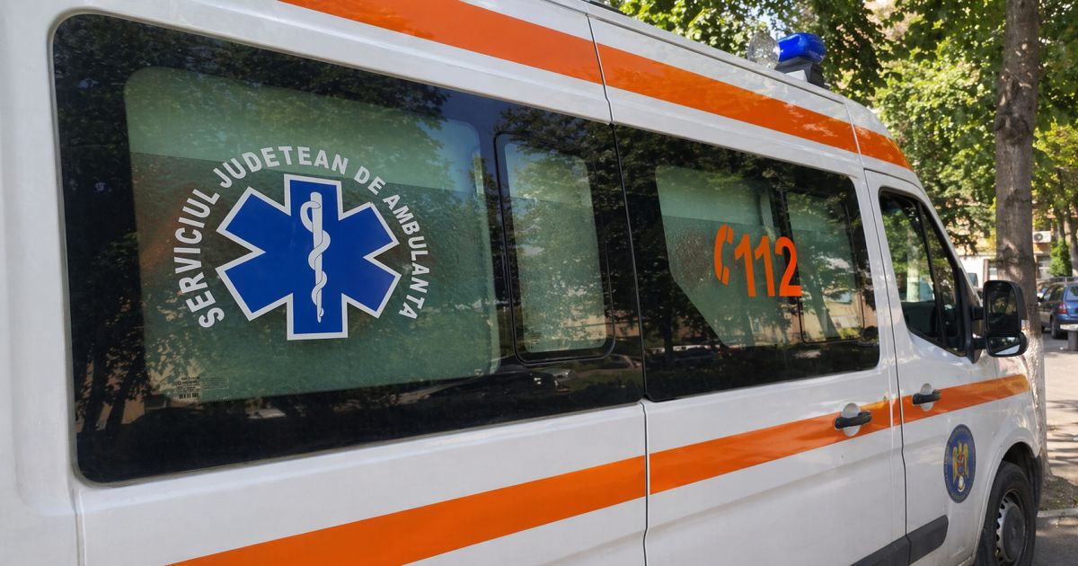 Scandal intre parinti la scoala: Un elev de clasa a IV-a fost luat cu ambulanta dupa ce a facut un atac de panica