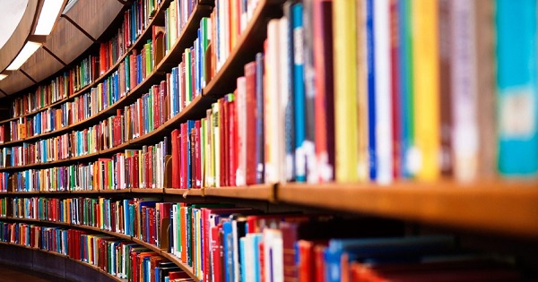 O scoala a eliminat 200 de carti din biblioteca. Ce motiv a stat la baza deciziei?