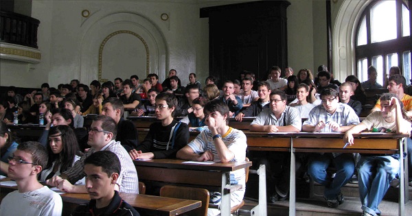 Admitere la facultate doar pe baza de CV - inovatie la Universitatea Politehnica din Timisoara